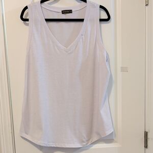 Moshu Women's Sleeveless Vneck Top Size XL